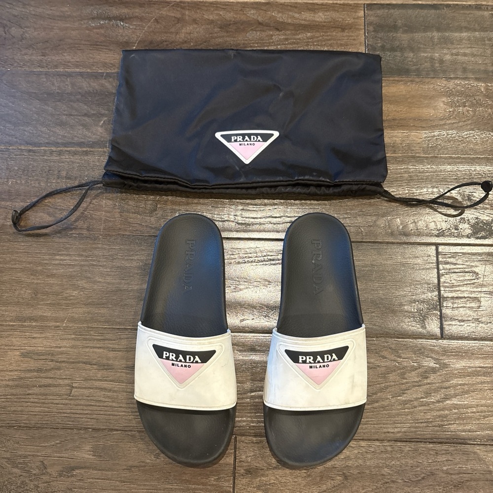 PRADA POOLSLIDES